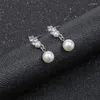 Pochettes à bijoux Ensemble de colliers de bijoux de perles Chaîne de chandail polyvalente pour femmes Alliage d'os