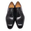 Sukienka buty duży rozmiar 38 Summer Men skórzany Bogue Rzeźbiony Oxford Lace Up Wskazany palec Black Office Business Wedding Formal Shoe 230731