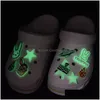 Peças de sapatos Acessórios Cute Cartoon Pvc Charms Buckles Glow Luminous Fit Bracelets Clog Jibz Drop Delivery Series Aleatoriamente