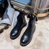 Dameslaarzen Schoenen Luxe Designer Single Stack suède laars Mode Motorlaars Militaire laars Klassiek Hoge kwaliteit militaire outdoorlaarzen met dikke zolen Maat 35-40