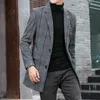 Men's Trench Coats Khaki Plaid Mens Vintage Jackets Fall 2023 Winter Retro Checked Long Slim Fit Fashionable Clothing England