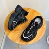 Moda Tasarımcı Kadınlar Sıradan Ayakkabı Siyah Beyaz Kadın Kız Düz Eğitmenler Fabrikada Toptan Perakende Açık Mekan Platform Spor Spor ayakkabıları 35-40