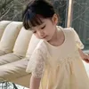 Kız elbiseler 2023 yaz çocuklar gevşek kızlar tatlı dantel elbise Koreli çocuk giyim yürümeye başlayan çocuk kızların doğum günü partisi prenses