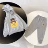 Completi di abbigliamento per bambini classici per bambini Designer Baby Kids Girocollo Set Cartoon Lettera Stampa Maglione con cappuccio invernale Pantaloni Vestiti Abiti 6 Stile