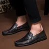 Zapatos de vestir Marca Verano Cuero genuino Hombres Mocasines Agujero Suave Transpirable Hombre Mocasines Pisos Casual Barco Conductor Calzado Conducción 230801