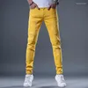 Męskie dżinsy 2023 żółte czerwone białe mężczyźni moda szczupłe spodnie proste letnie streetwear Raped Patch Dżinsowe spodnie