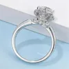 클러스터 반지 Moissanite 1과 지르콘 스털링 925 여성 웨딩 밴드 아이리스 릴리 꽃 디자인 가방 Fleur de Lys