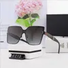 2024 Luxe designer luxe ontwerper zonnebril in het buitenland Nieuw voor mannen en dames straatfotografie zonnebrillen gepolariseerde bril 6215