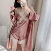 Kvinnors sömnkläder Spring Summer Women Pyjamas Set White Patchwork Lace Wedding Robe Intime Lingerie Sexig Rayon Pijamas Homewear