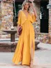 Casual Dresses Chiffon V-ringning av axelhylsan Slit Tunic Dress Women 2023 Summer Elegant Solid Color Beach Wear Maxi A1445