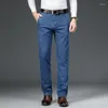 Mäns jeans Autumn Modal Cotton Bekväm stretch Slim Business Casual Pants Man Black Blue Classic Denim Trousers