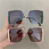 Montature per occhiali da sole Fashion Vintage Women Brand Designer Retro Blackout Occhiali da sole Donna Ins Colorful Luxury Eyewear 230802