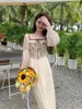 Casual Dresses French Retro Square-Neck Long Dress for Women Spring 2023 Floral Stitching midja Stängande smal långärmad