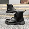 Scarpe eleganti Stivali da moto da uomo alla moda e comodi Stivali con plateau comodi Stivali da uomo alti in pelle da esterno Scarpe da uomo impermeabili Z230802