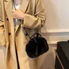 HBP Crossbody Bags Вечерние сумки Новая плюшевые зимние женщины модные сумочки облачный искусственный меховой кошелек повседневная матча женское плечо -пушистый 220811