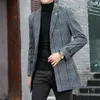 Men's Trench Coats Khaki Plaid Mens Vintage Jackets Fall 2023 Winter Retro Checked Long Slim Fit Fashionable Clothing England