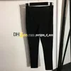 Fatos de treino femininos pretos sem mangas Conjunto de ioga acolchoado Cropped Roupas esportivas femininas Ginásio Regatas Leggings Calças regata com letras em tecido