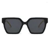 Güneş Gözlüğü 2023 Moda Square Kadın Bayanlar Lüks Tasarımcı Özel Zincir Çerçeve Çerçeve Güneş Gözlükleri UV400 Gafas