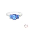 Klusterringar 925 Sterling Silver Blue Rectangular Three Stone Sparkling For Women Wedding Finger Ring smycken Bague grossist