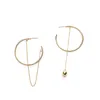 Kolczyki obręcze Proste złoty kolor asymetryczne okrągłe okrągłe elementy dla kobiet łańcuch mody Tassel z metalowym wisiorkiem biżuterii Prezenty