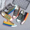 Geklede schoenen Canvas schoenen voor heren komen allemaal overeen met lente en zomer Koreaanse mode sportschoenen retro casual schoenen voor heren Regenboogschoenen Streetstyle trend Z230802