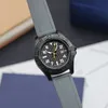 Fashion Sports Watch Economical Collection Strap Rubber Men Watch Economy Designer Designer Men de luxe Mouvement de quartz Mouvement Man Watch No Box