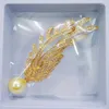 Brosches Angel Wing Feather Style Fashion CZ Crystal Jewelry Lady Dress Brooch Pin Garment Accessory Födelsedagspresent