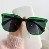 Güneş gözlüğü 2023 Moda büyük boy kadınlar erkekler kare tasarım vintage pembe yeşil gözlük seksi kadın