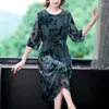 Robes décontractées 2023 printemps et automne velours grandes femmes taille ample doré mince ver à soie fleur flocage Jacquard robe