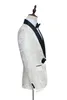 White Wedding Tuxedo för brudgummen 3 stycken Slim Fit Floral Jacquard Suits Shawl Lapel Costume Jacket With Pants Vest