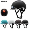 Casques de cyclisme Smart Tail Light Vélo Adulte Casque Vélo Électrique VTT Route Scooter Pour Sport Urbain Hommes Femmes USB charge 230801