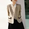 Kvinnors spårningsdräkter 2023 Autumn Women Korean 2 Piece Set Kvinnliga O-Neck Solid Jackets och höga midja Löst shorts Dam Tweed Suits E206