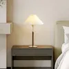 Tafellampen Nordic Geplooide Lamp LED Retro Walnoot Ijzer E27 Decoratief Bureaulampen Voor Slaapkamer Woonkamer Sofa Studeerkamer Thuis Verlichting