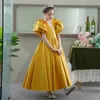 Robe de demoiselle d'honneur jaune élégante robes de princesse pour mariage satin manches courtes appliques rubans fleur à la main robes de première communion perles robe d'anniversaire