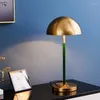 Candeeiros de mesa Designer simples pós-moderna lâmpada ouro luxo led luzes de mesa decoração de casa modelo/sala de estar estudo quarto cabeceira barra de leitura