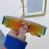 Diseñador 2023 de una sola pieza personalizada con incrustaciones de diamantes de una pieza para montar en bicicleta Gafas gigantes Hip Hop Deportes gafas de sol para bicicleta de carretera