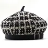 Stingy Brim Chapeaux Simple Femmes Béret En Laine Pour Dame Élégante Hiver Femelle Fourrure De Lapin Chapeaux Plaid Vintage Octogonal Casual Boina Automne Fille Cap J230802