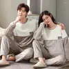 Vêtements de nuit pour femmes Épaissies Couple Pyjamas Velours Chaud Deux Pièces Ensemble À Manches Longues O-cou Pour Femmes Et Hommes Pjs