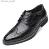 Klänningskor italiensk designer äkta läder Men formella skor Brocue Elegant Classic Business Wedding Social Men's Dress Shoes Zapatos Hombre Z230802