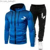 Tute da uomo Tuta da uomo invernale Tute sportive da uomo di nuova marca Felpa con cappuccio stampata Felpe con zip in pile Pantaloni sportivi casual Autunno Abbigliamento sportivo T230802