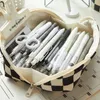 연필 가방 창조적 가방 귀여운 ins 검은 흰색 바둑판 케이스 휴대용 고용량 스테이션 스토리지 스토리지 230802