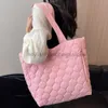 Totes Moda Space Pad Algodão Bolsa de Ombro Feminina Roupa de Cama Bolsa Feminina Grande Capacidade Bolsa de Inverno Bolsa de Antebraço Casual Bolsa Corporal Horizontal elegantebolsas de mãoloja