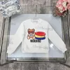 2023 Çocuk Hoodie Sweater T-Shirts Tees Tees Üst Mektup Sevimli Tearing Tee Bebek Teen Giyim Sonbahar Uzun Kollu Kız Çok Molor Üstler Çocuk Giyim Kısa Kollu Beyaz