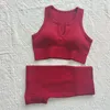 Tute da donna Pmwrun Active Wear Set da yoga senza cuciture Tessuto a costine Scollo a U Reggiseno sportivo Vita alta Pantaloni corti Fitness