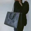 Sacs de créateurs de luxe Fourre-tout de grande capacité Fourre-tout en relief Sac à provisions Épaule Femmes Sacs à main Onthego GM MM 8 Styles