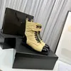 2023 Designer Luxury Martin Boots Womens äkta läder övre flera färger utomhusfest andningsbar boot lady mode lågklackade komfortskor storlek 35-40