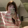 女性のTシャツピンクのストライプTシャツ女性夏の夏のティーカワイイ衣装韓国のTシャツルーズプレッピースタイルレディーストップ女性230802