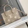 Explosion Damskie torby Tote M45779 na torebkach Thego PM Plat Fashion Bicolor Cream Beige Cow -Cow Holdide Spite Pocket