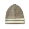 ベレー帽の縞模様のビーニーハットかぎ針編みの頭蓋骨は男性のために暖かい女性ボンネットキャップを強調表示