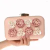 Kvällspåsar Kvinnor Luxur Designer Crystal Hasp Flower Bag Girls Pu Leather Axel For Wedding Female Day Clutch WY207